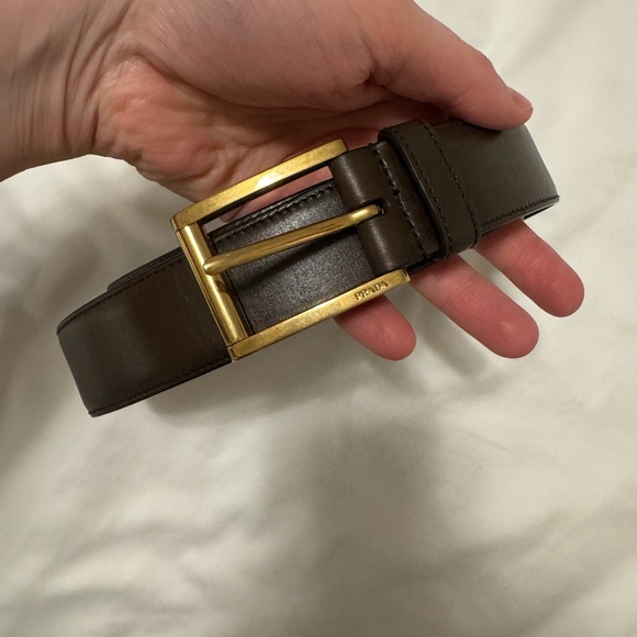 Men’s Prada belt chocolate brown with gold buckle size 42/105 - Picture 1 of 4